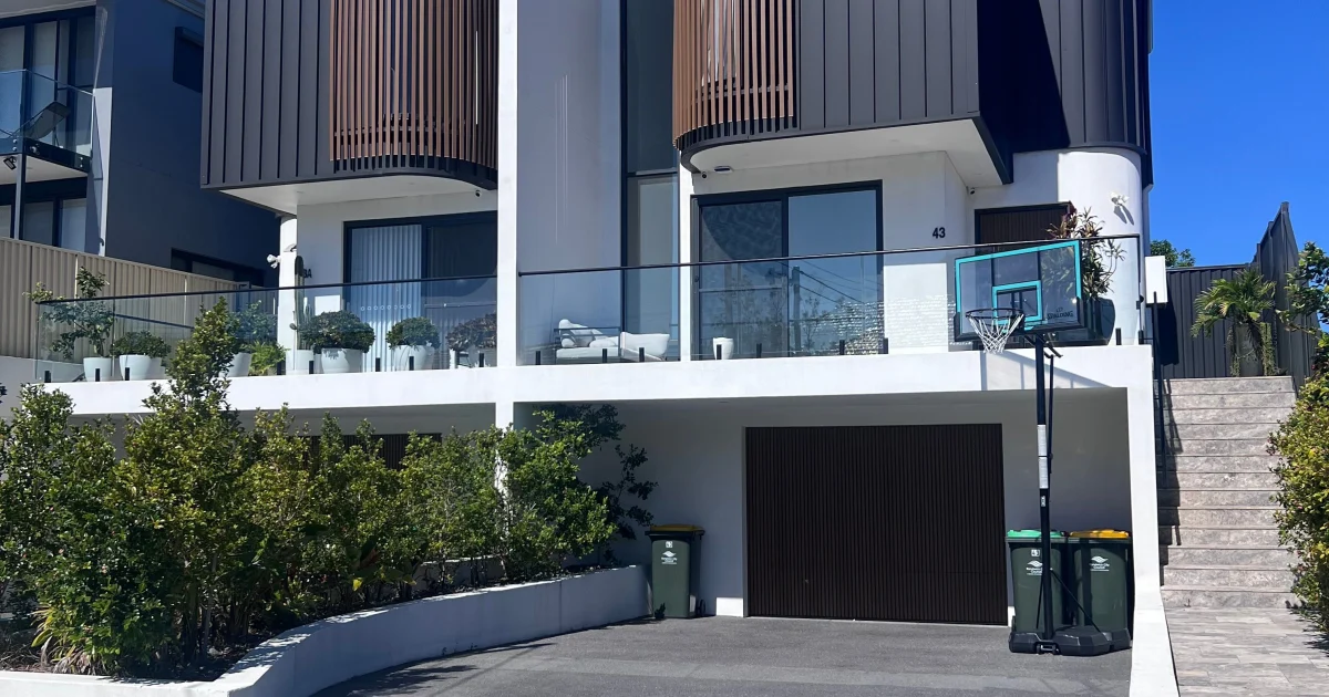 悉尼现代住宅外观，配图用于澳洲Home Building、Contents与Landlord Insurance选择指南文章